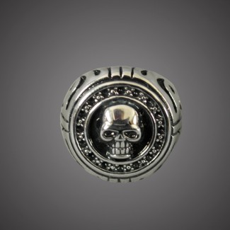 Ring - Round Skull With Blk Gems